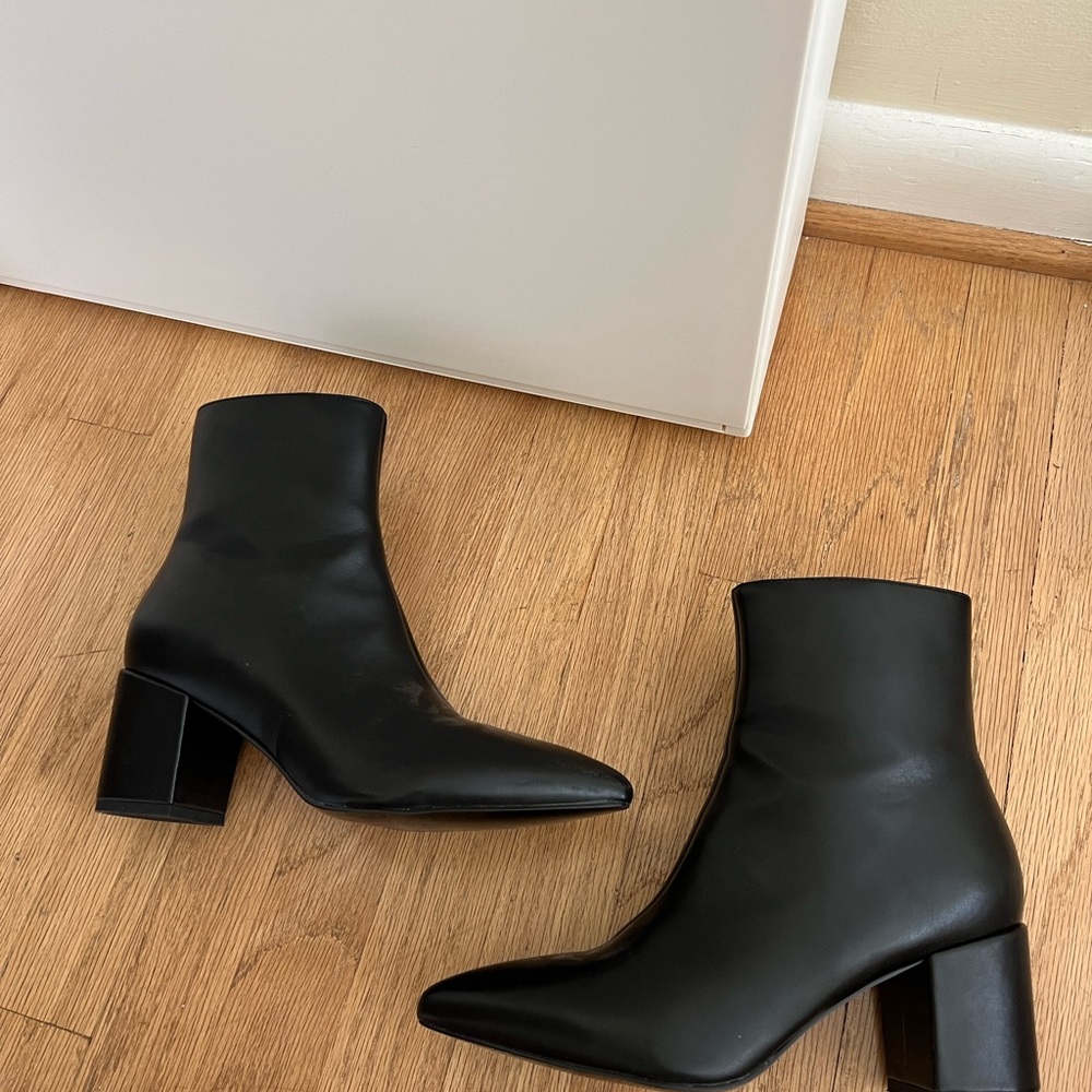 Elegant Black Ankle Boots